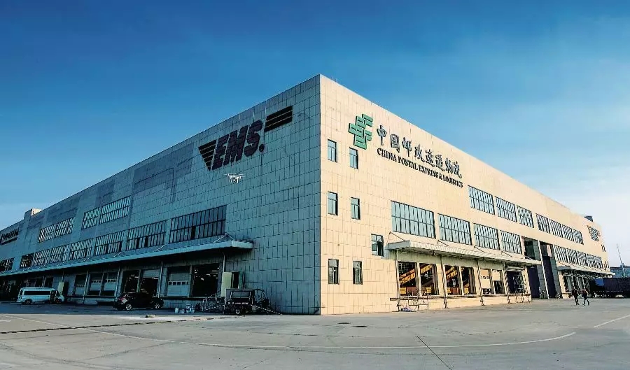 中國郵政速遞物流武漢郵件處理中心智能機(jī)器人分揀系統(tǒng)