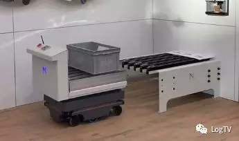 亞馬遜最新倉庫都在用！AGV與傳送帶完美連接神器！