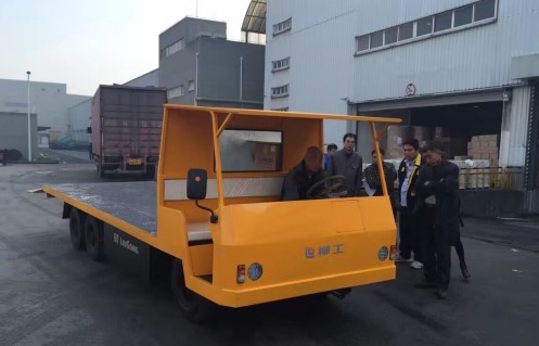 柳工固定平搬運車橫空出世