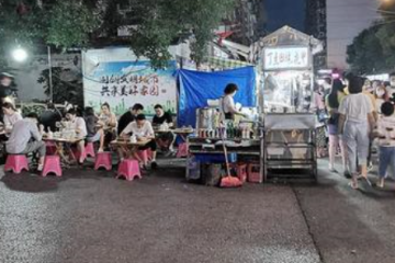地攤經濟出現一放就亂的情況，應該怎么辦