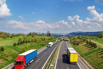 央行：將貨車司機(jī)貸款、商用貨車消費(fèi)貸款等納入延期范圍，做到應(yīng)延盡延
