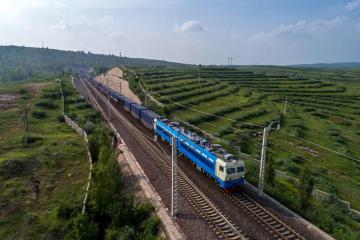 我國鐵路貨運前9個月份發送貨物近30億噸