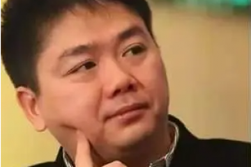 劉強東重回聚光燈下，徐雷亮相官方場合