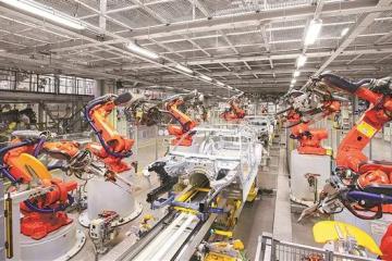 工人日報：當智能機器人在制造業工廠“上崗”