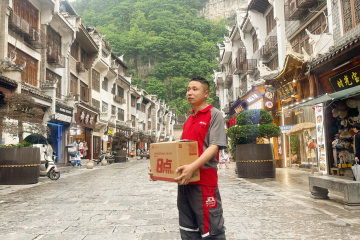 “人從眾”的五一假期來了！京東快遞行李隨寄、特產直達助力全國游客輕松行