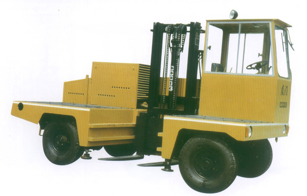 廈門(mén)巨鯨側(cè)面叉車(chē)(3T-6T)