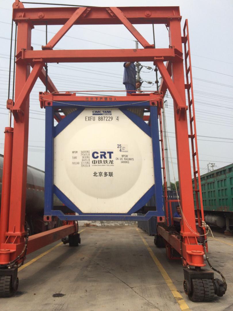 連體型吊機/集裝箱吊車/集裝箱土吊/碼頭港口集裝箱轉載吊機/移動