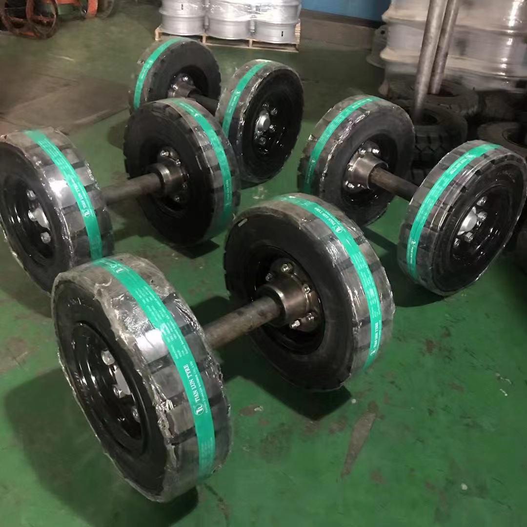 定做開挖臺車輪胎隧道拖車軸直徑800型900型高載重高質量輪胎