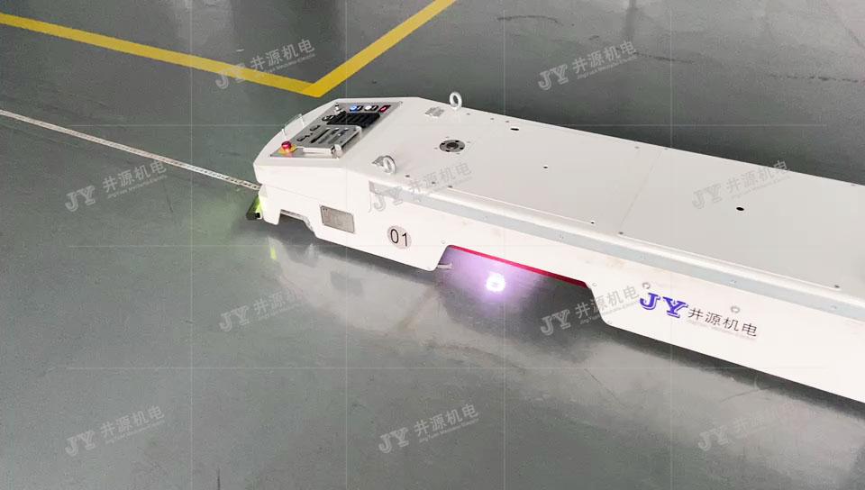 二維碼+色帶導引牽引AGV
