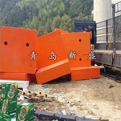 自浮式橋梁防撞設施 新盛牌浮動式鋼覆復合材料防撞套箱
