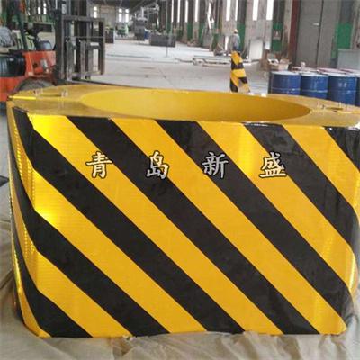 鐵跨公立交橋墩臺防撞保護裝置 公路橋墩黑黃相間醒目提示
